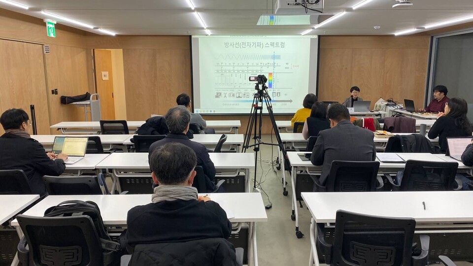 후쿠시마 오염수 헌법소원 변호단은 이날 강연을 유튜브를 통해 전국에 생중계했다. (사진=탈핵신문)